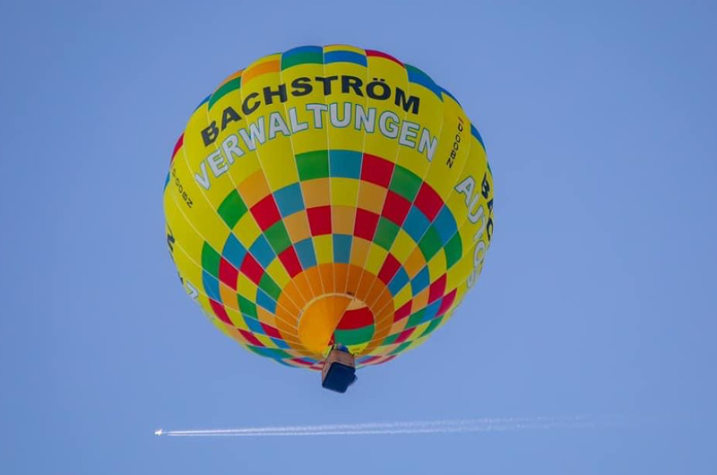 hot air balloon in blue sky