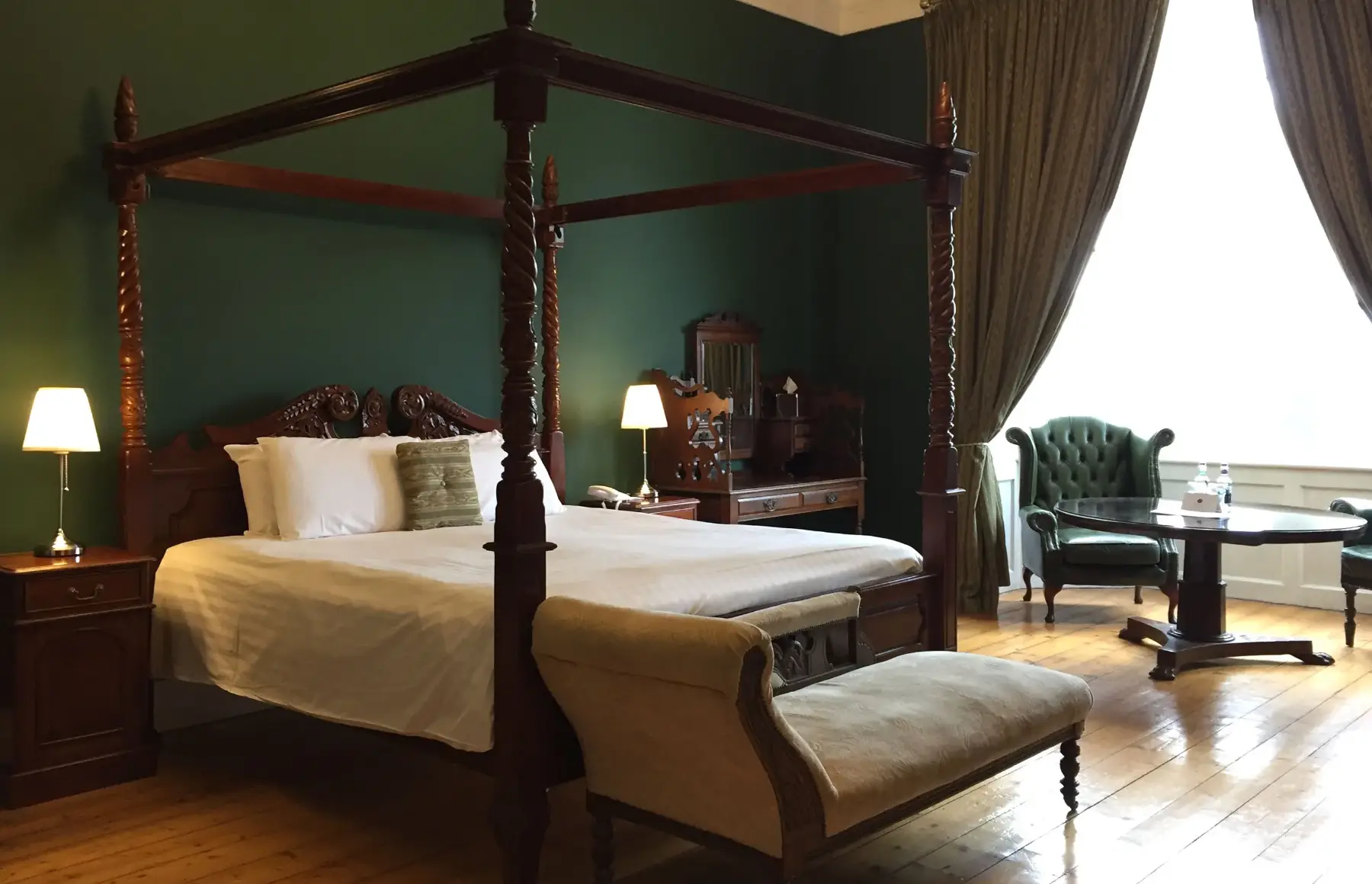 four poster bed in offaly hotel