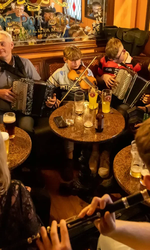 traditional irish musicians in pub