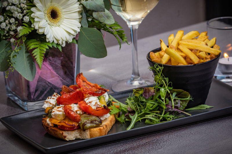 chips meal wine flower