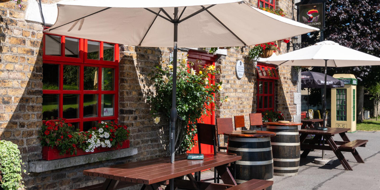 hamiltons pub tables outside header