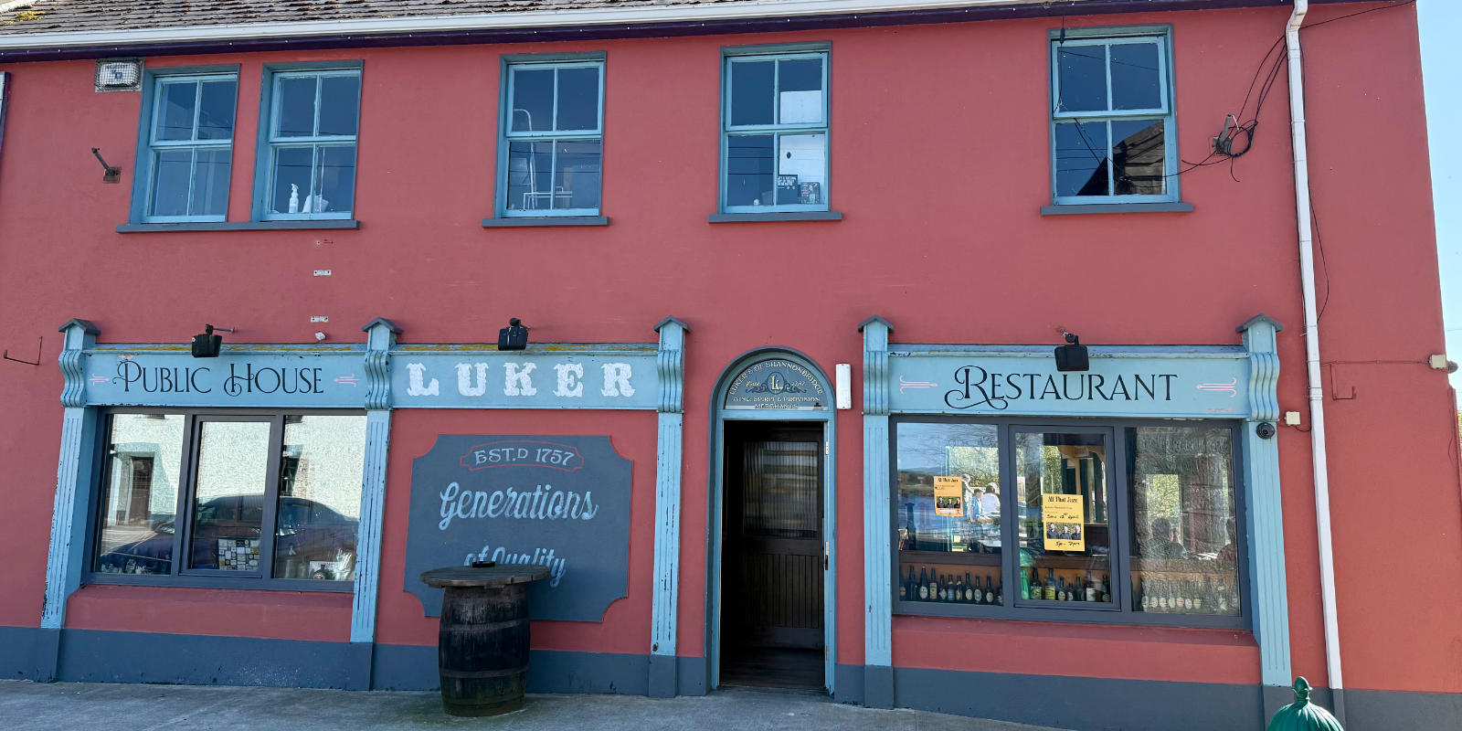 lukers bar outside header