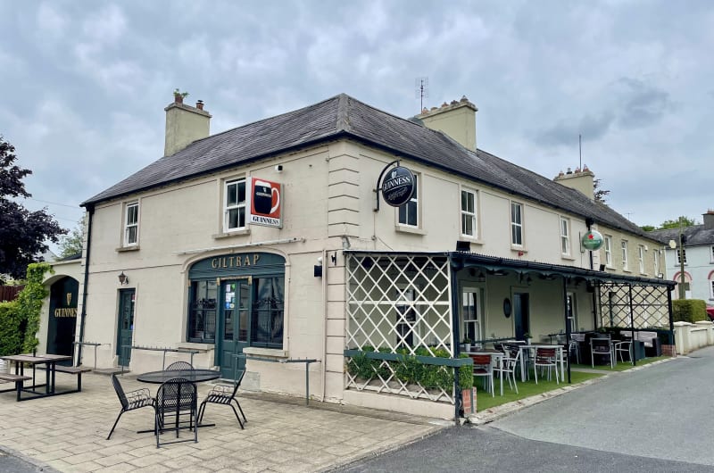 Exterior view of Giltrap pub with outdoor seating ujlm27