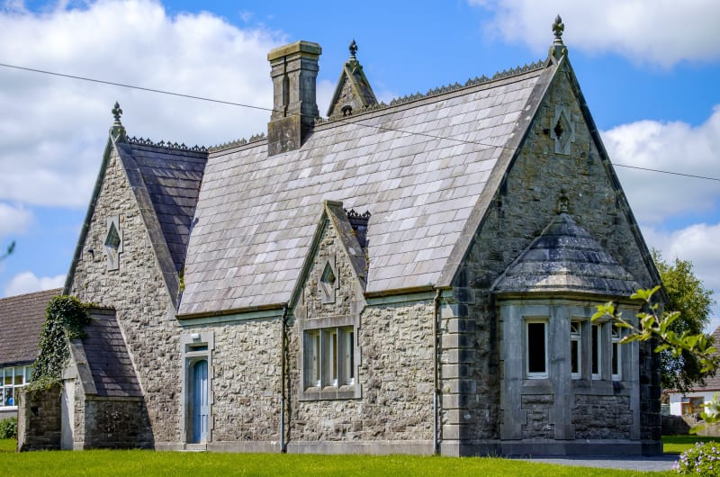 Historic Grey Stone Building With Slate Gabled Roof bbxazu