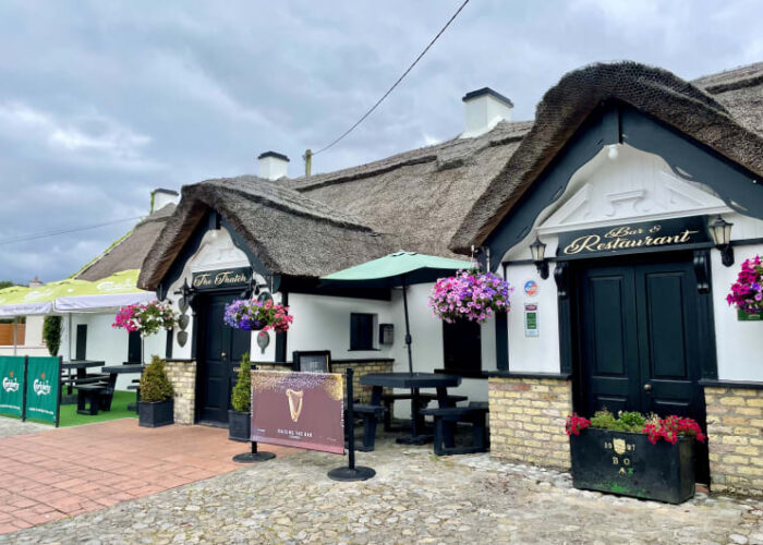 Traditional Irish Pub The Thatch With Thatched Roof gtwtsg