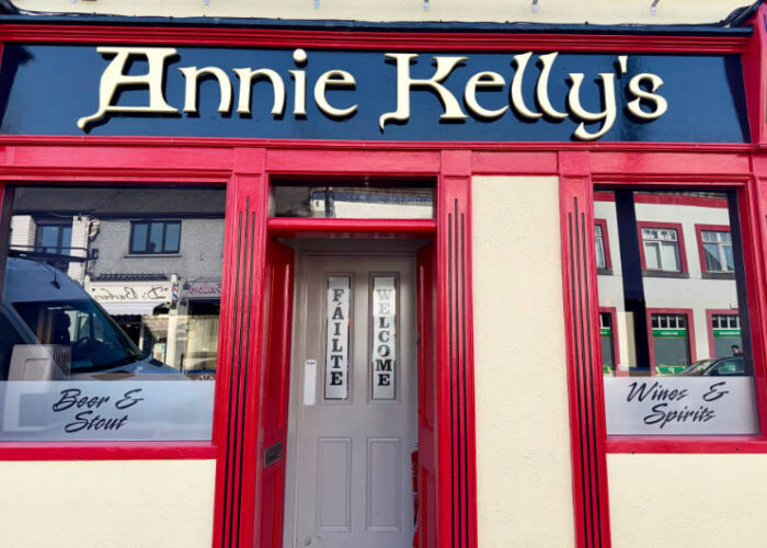 annie kellys pub