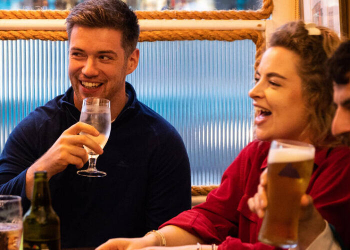 people drinkin in pub