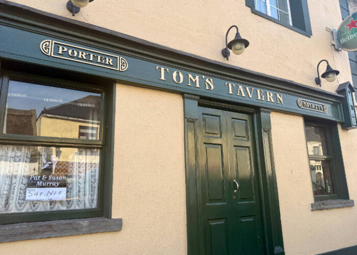 toms tavern